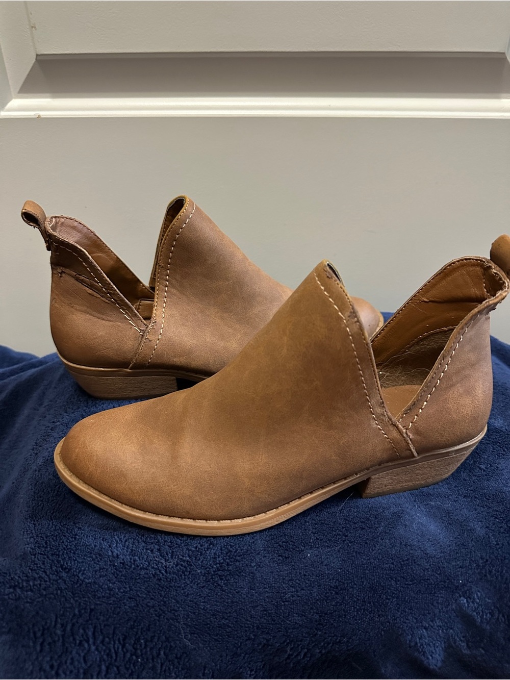 Universal Thread Brown Low Cut Ankle Booties